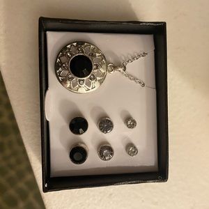 Necklace & Earring Set